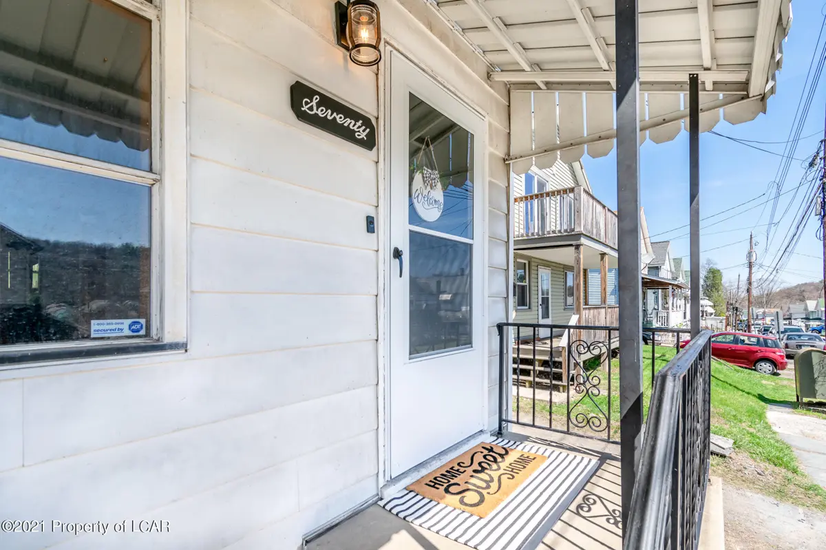 70 W Enterprise Street, Glen Lyon in Glen Lyon
