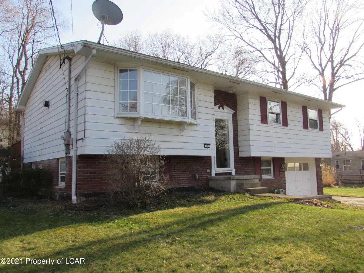 16 Regina Drive, Mountain Top in Mountain Top