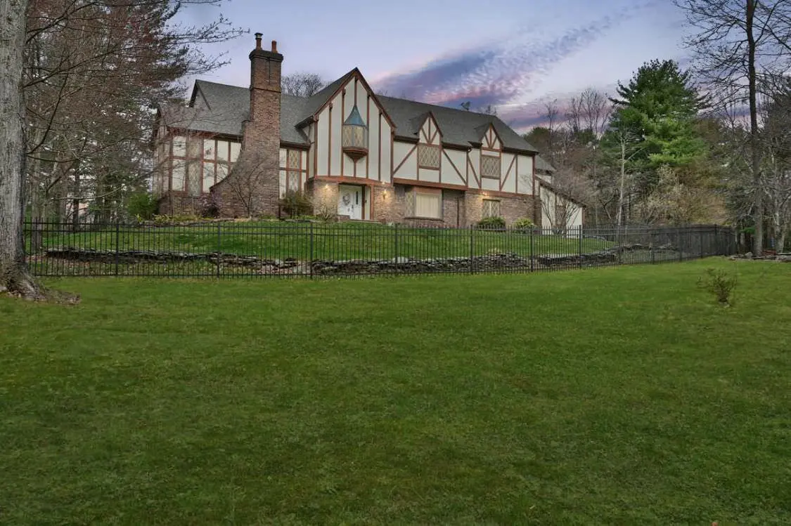 861 Timber Grove Road, Shavertown in Shavertown