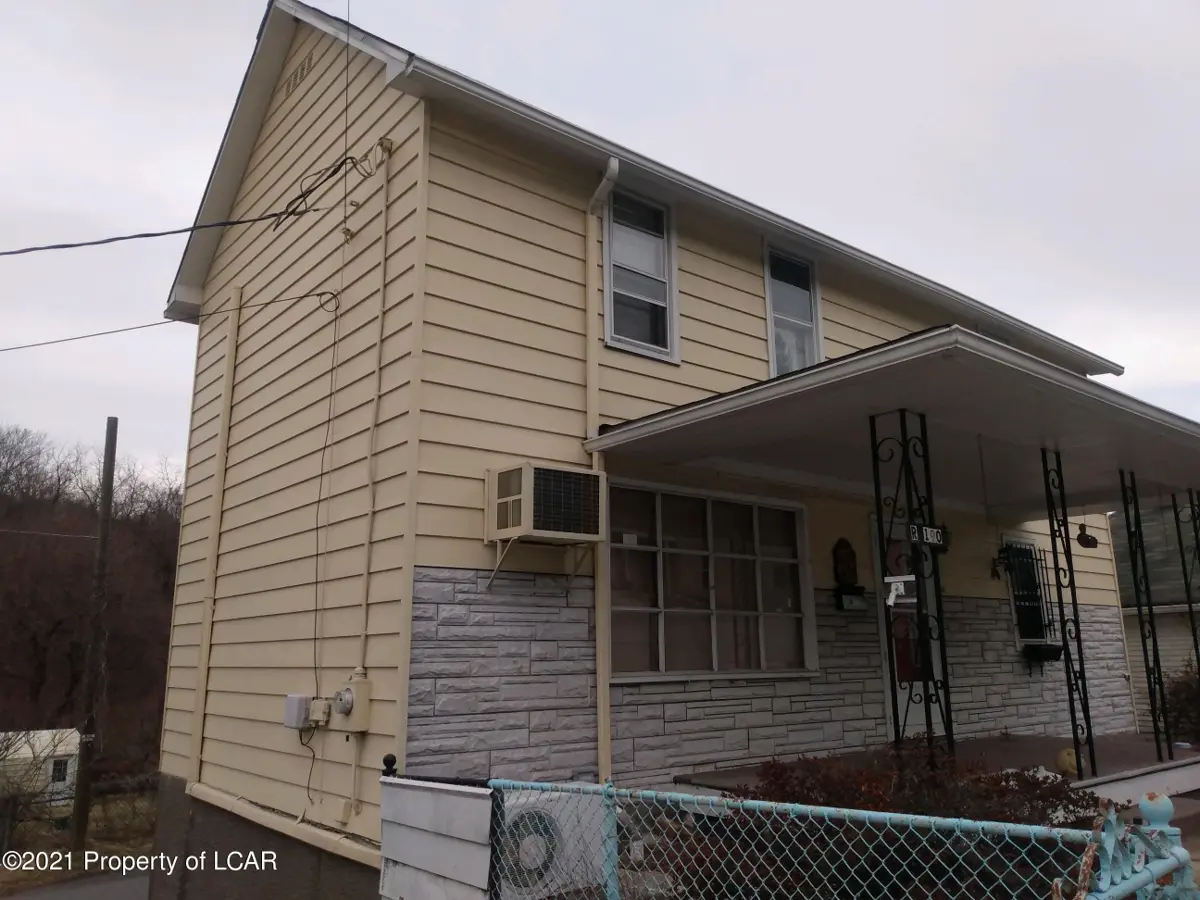 Rear 190 E Main Street, Glen Lyon in Glen Lyon