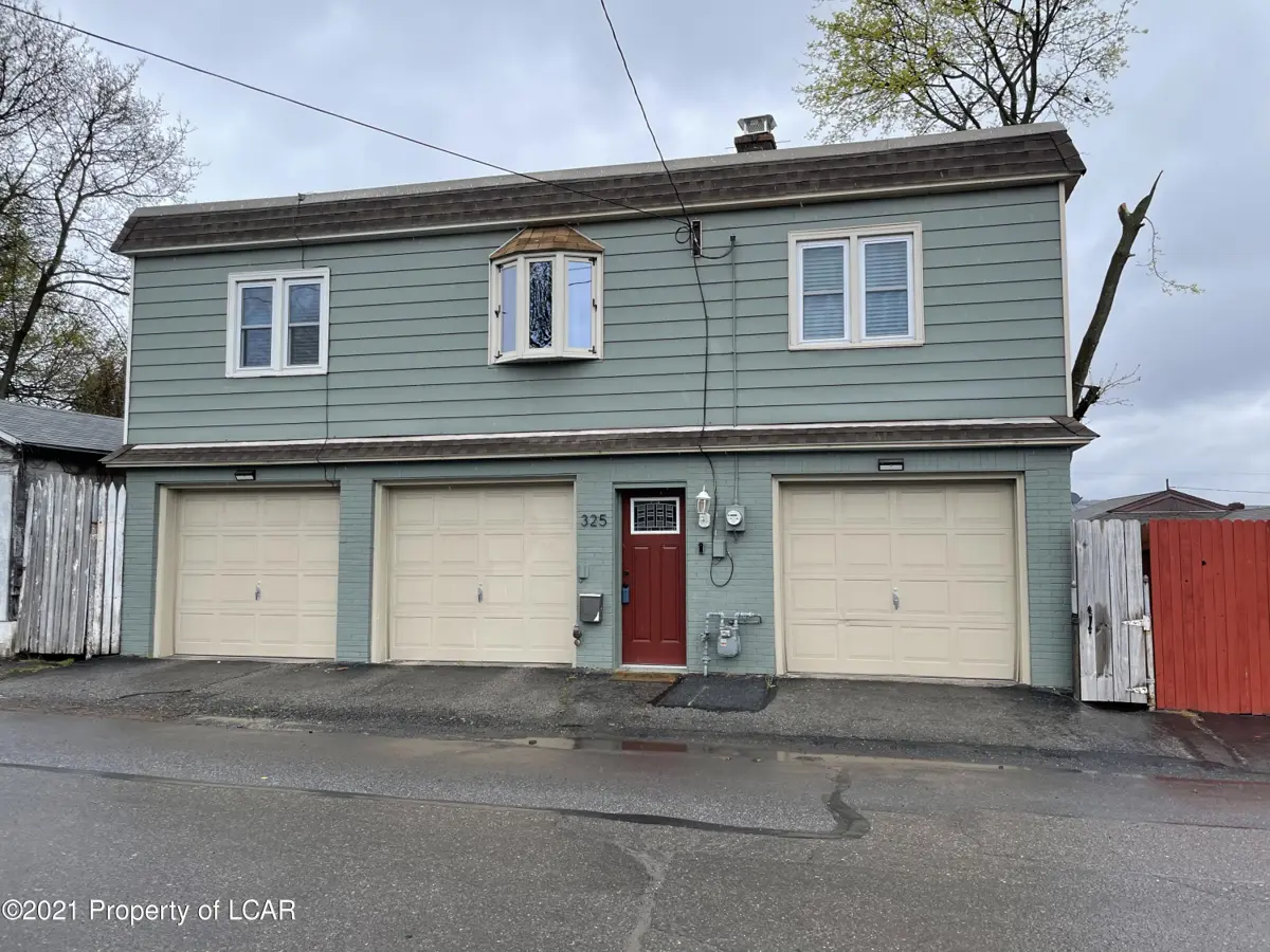 325 E Chapel Street, Hazleton in Hazleton