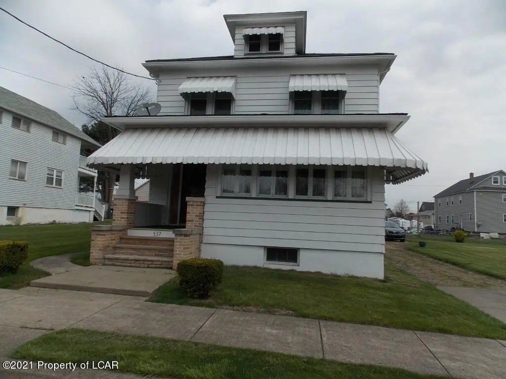 537 Plymouth Street, Hanover Township in Hanover Township