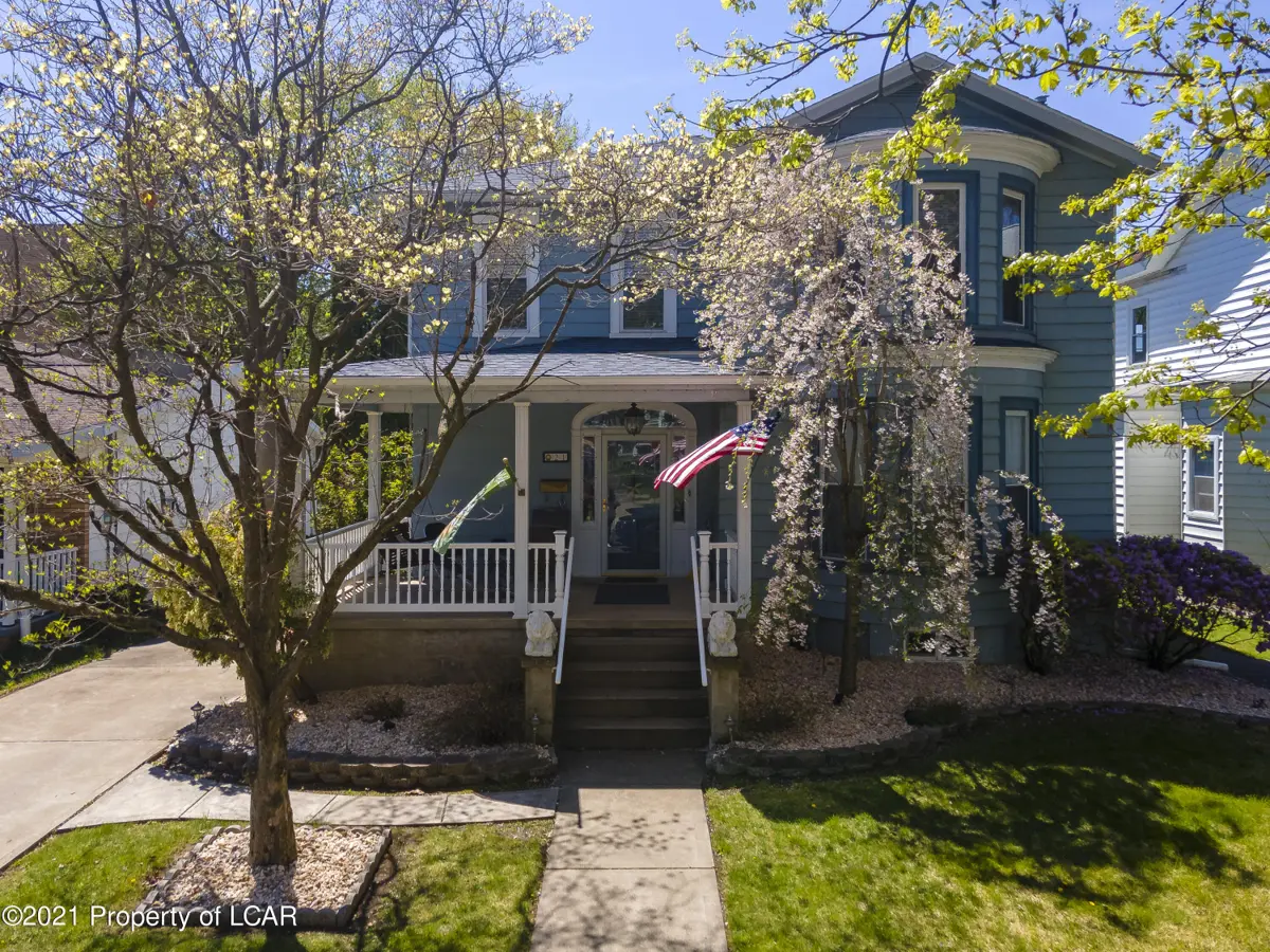 21 Montgomery Avenue, West Pittston in West Pittston