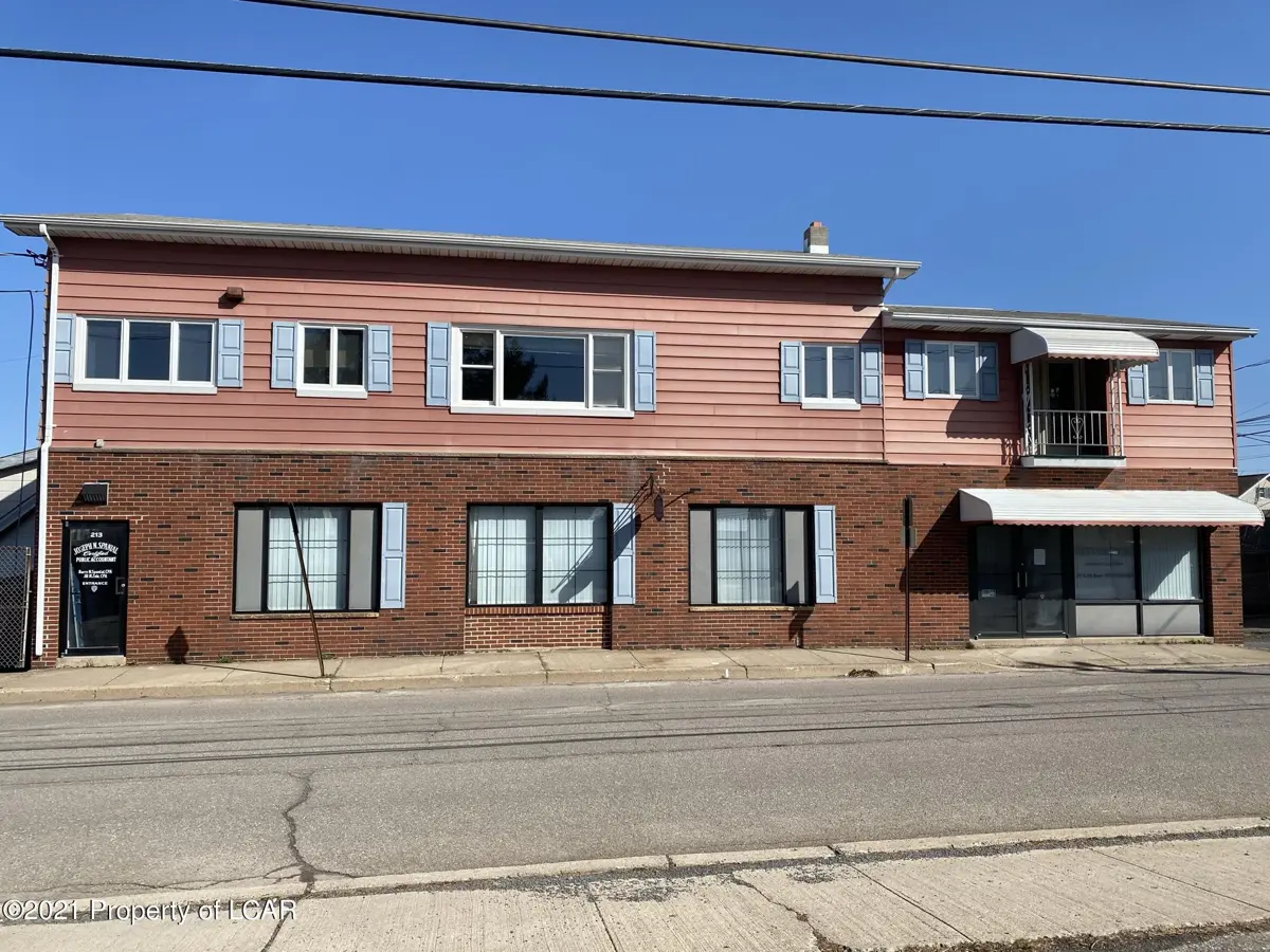 213 E 9th Street, Hazleton in Hazleton