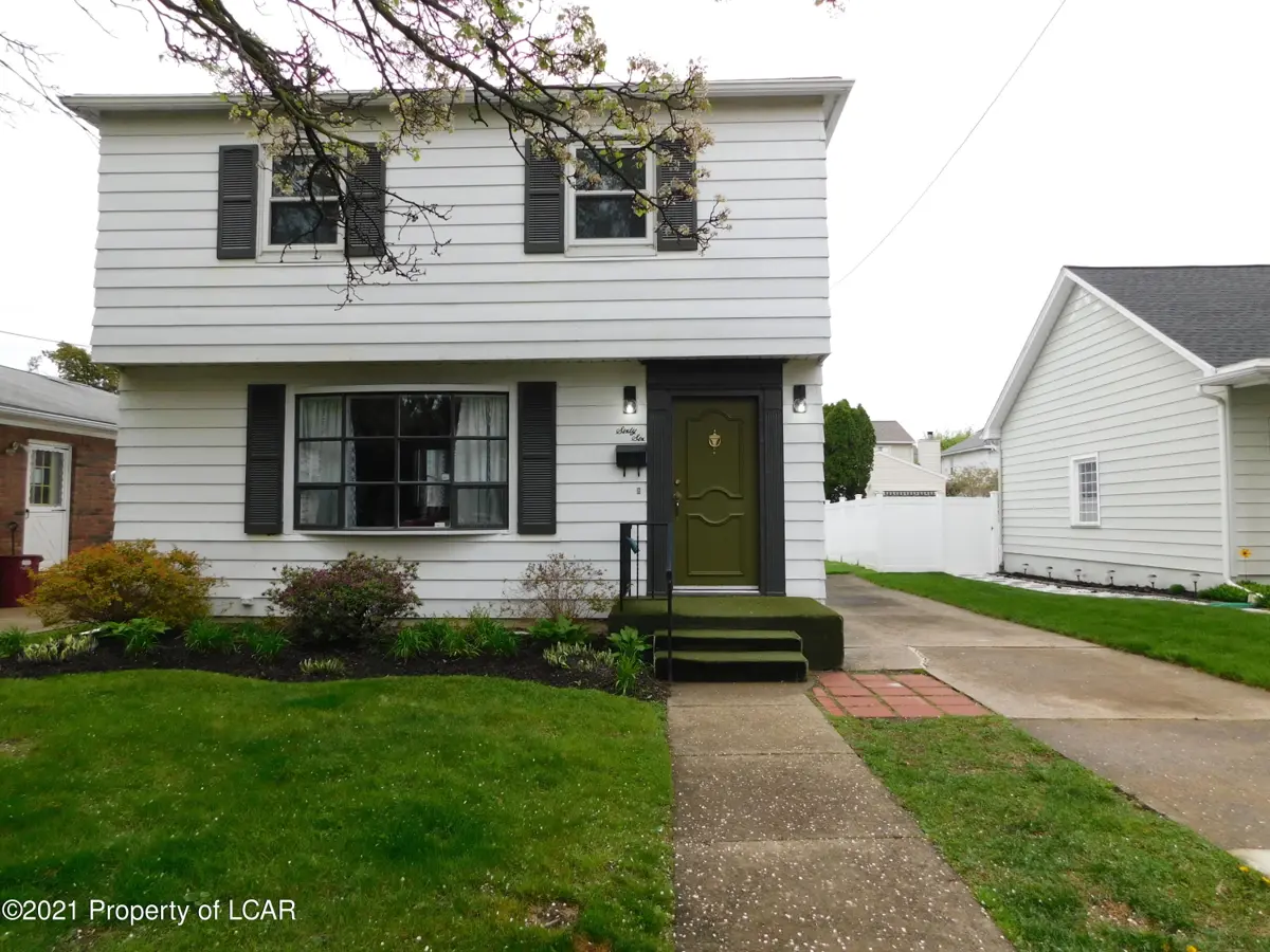 66 N Goodwin Avenue, Kingston, PA 188704 in Kingston