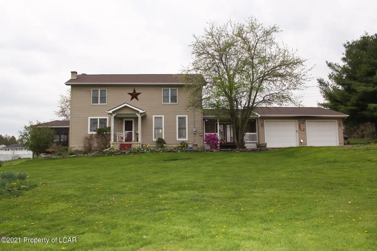 270 Twin Brook Road, Shickshinny in Shickshinny