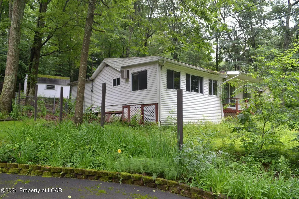 75 Metropolitan Avenue, Hunlock Creek in Hunlock Creek