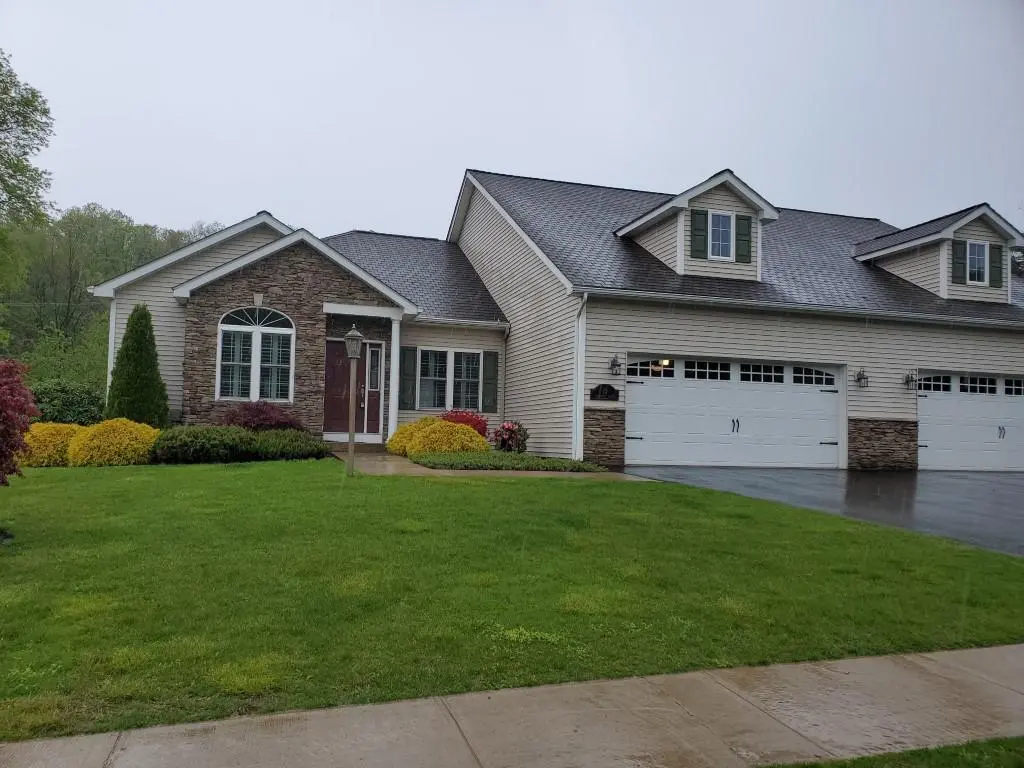 15 Somerset Drive, Hanover Township in Hanover Township