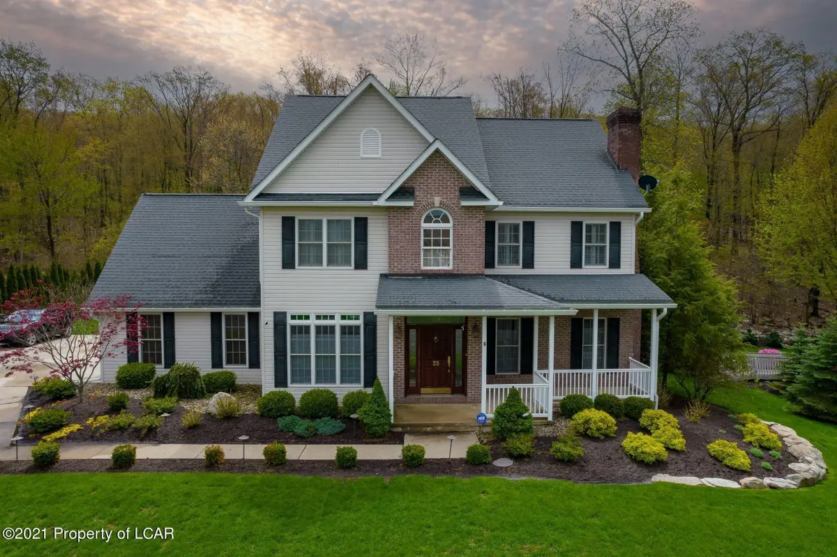 35 Greystone Drive, Mountain Top in Mountain Top