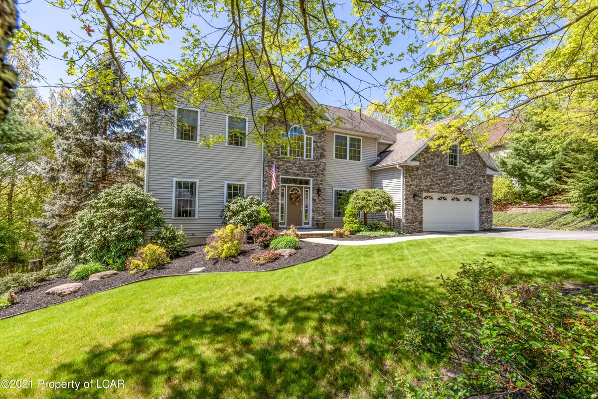 21 Creekside Drive, Wilkes-Barre in Wilkes-Barre