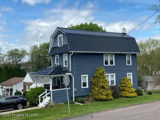 164 E Hillside Street, Shavertown in Shavertown