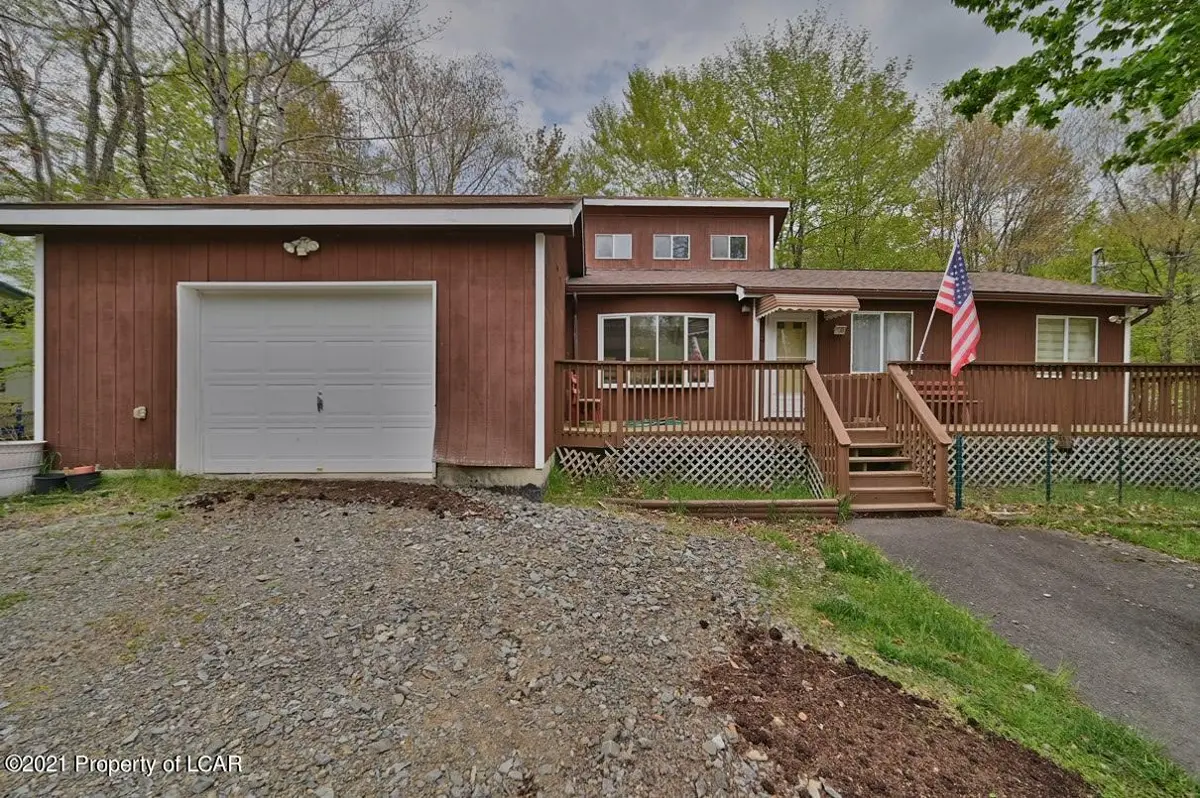 122 Feather Lane, Tobyhanna in Tobyhanna