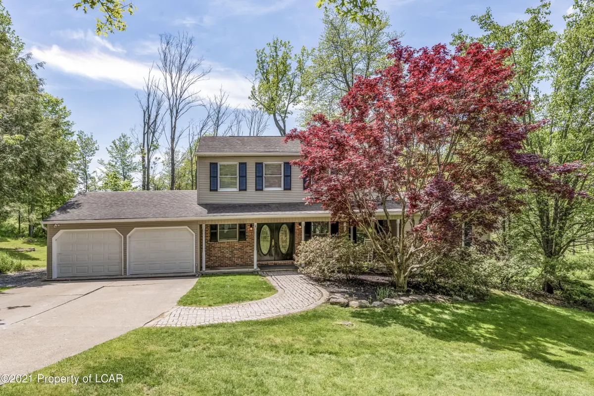 47 Fox Hollow Drive, Dallas in Dallas