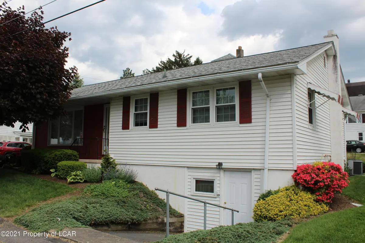 1052 Center Street, Hanover Township in Hanover Township