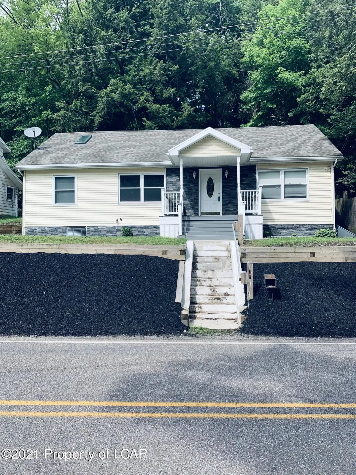 1081 Main Road, Hunlock Creek in Hunlock Creek