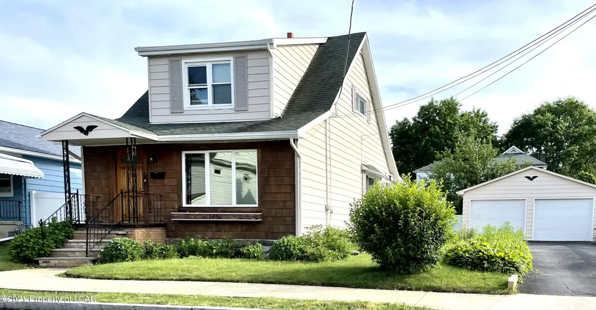240 New Elizabeth Street, Wilkes-Barre in Wilkes-Barre