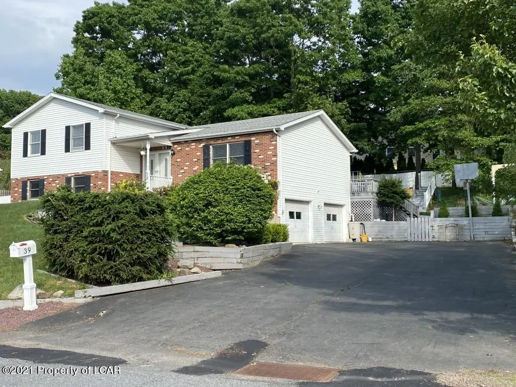 39 Valley View Drive, Mountain Top in Mountain Top