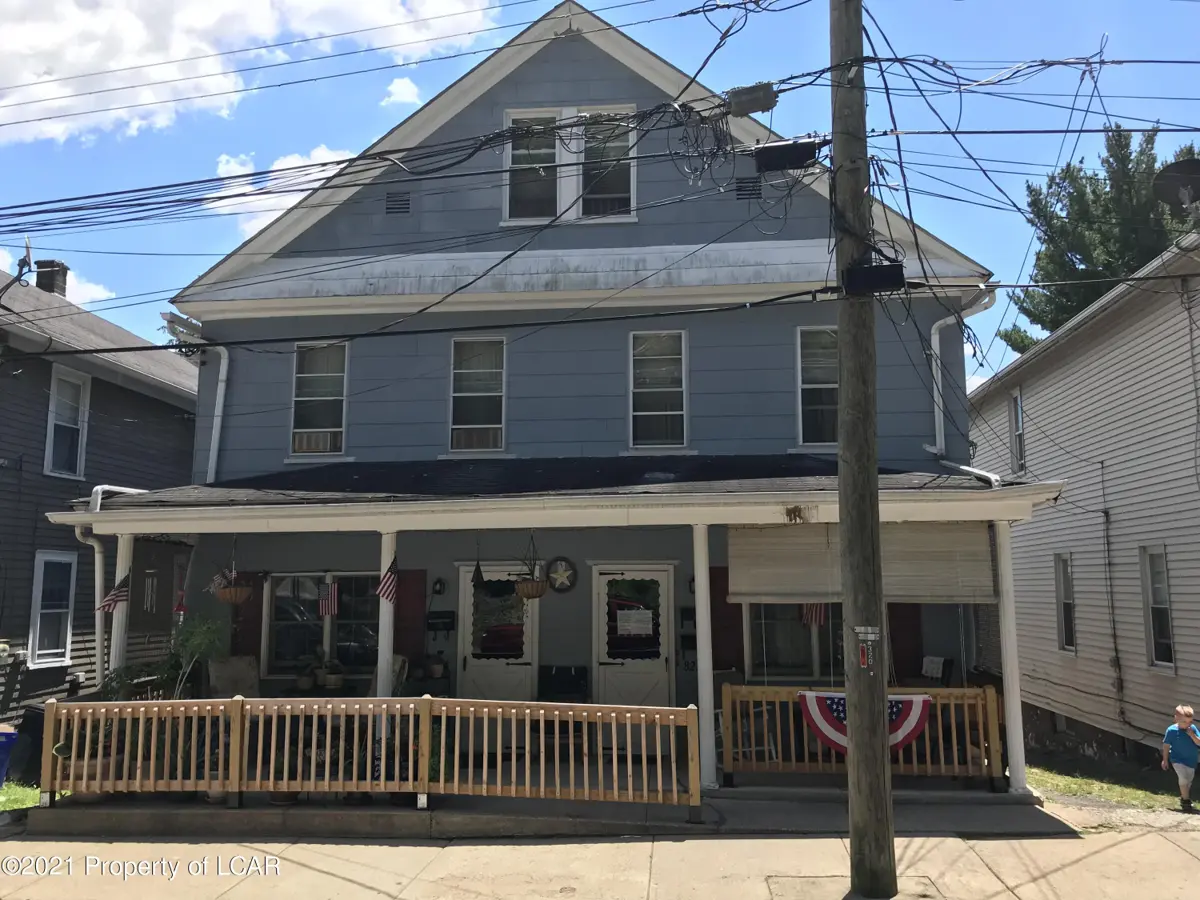 82 E Walnut Street, Plymouth in Plymouth