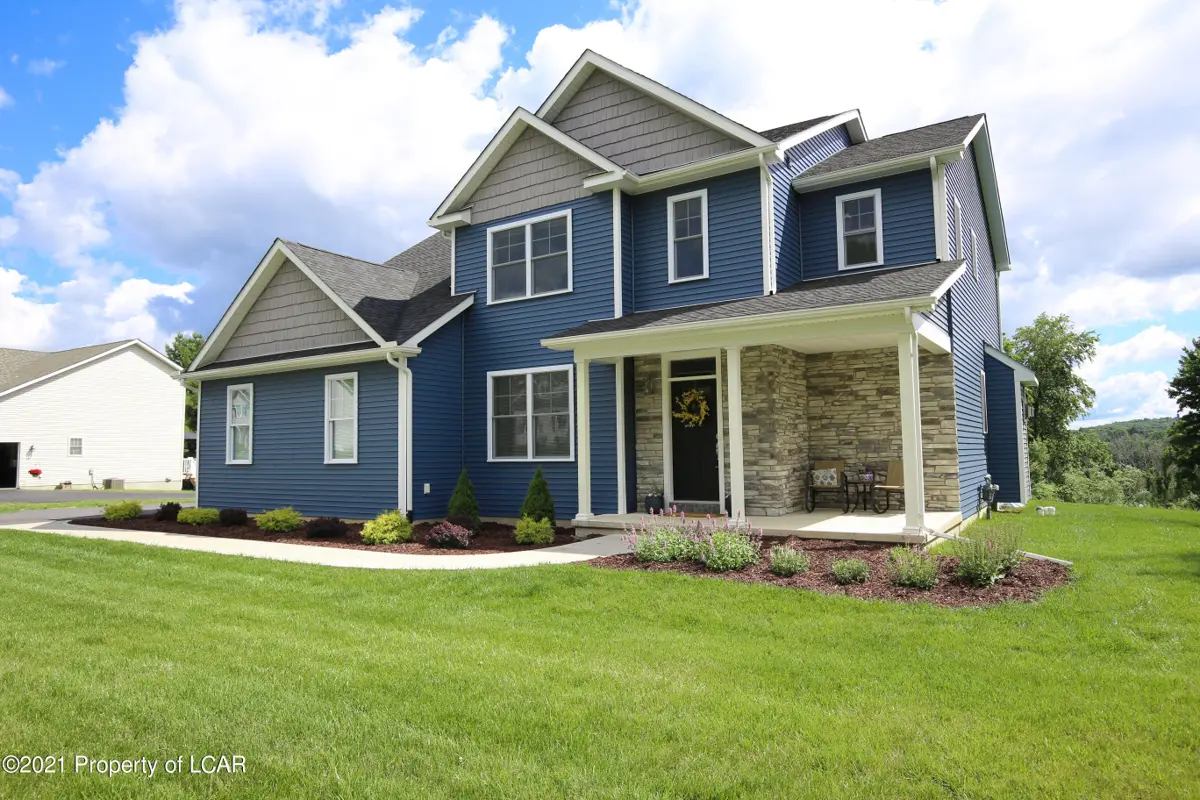 350 Vista Drive, Shavertown in Shavertown