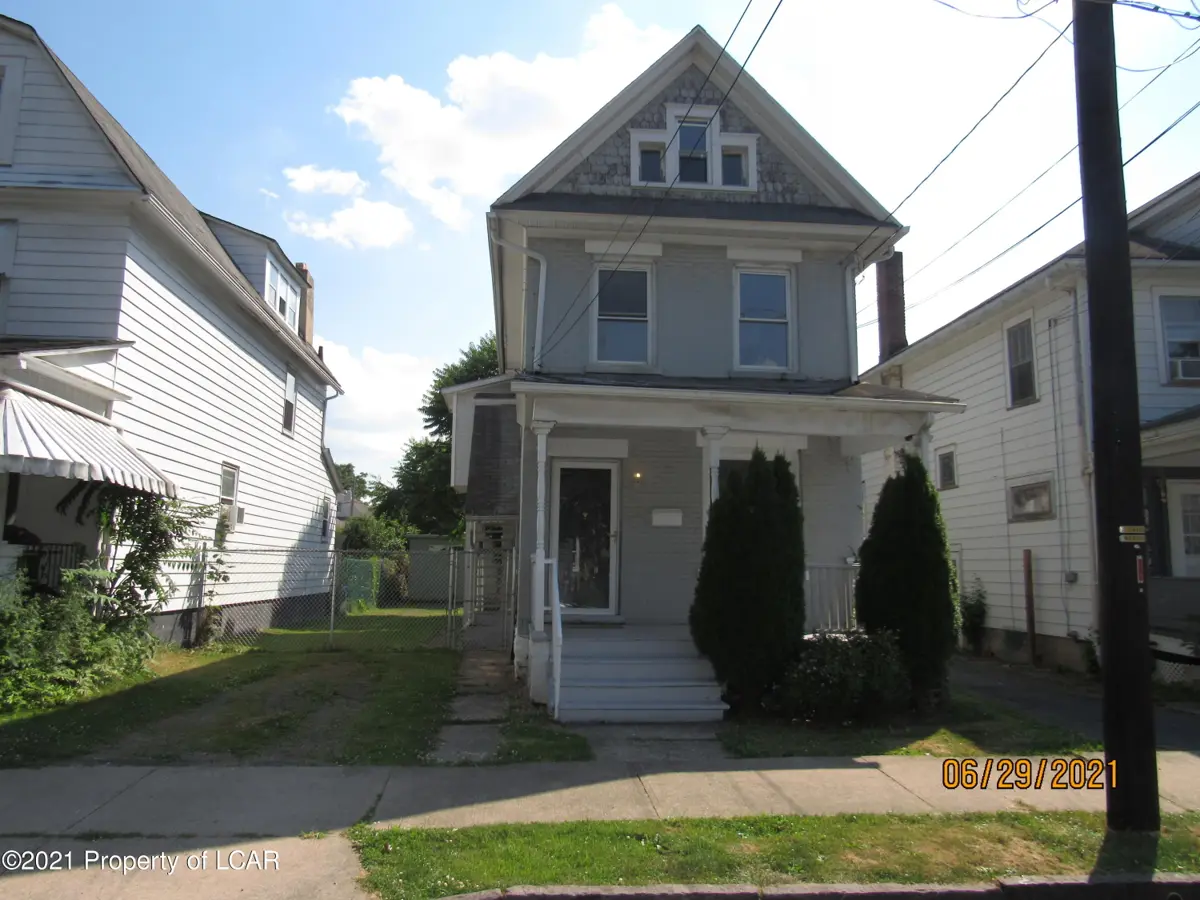 38 Oak Street, Wilkes-Barre in Wilkes-Barre