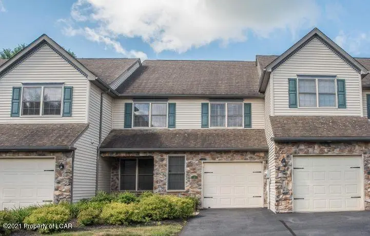 32 Hedgerow Run, Clarks Summit in Clarks Summit