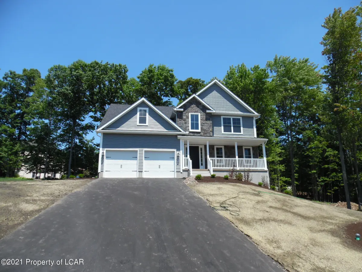 84 Aleksander Boulevard, Mountain Top in Mountain Top