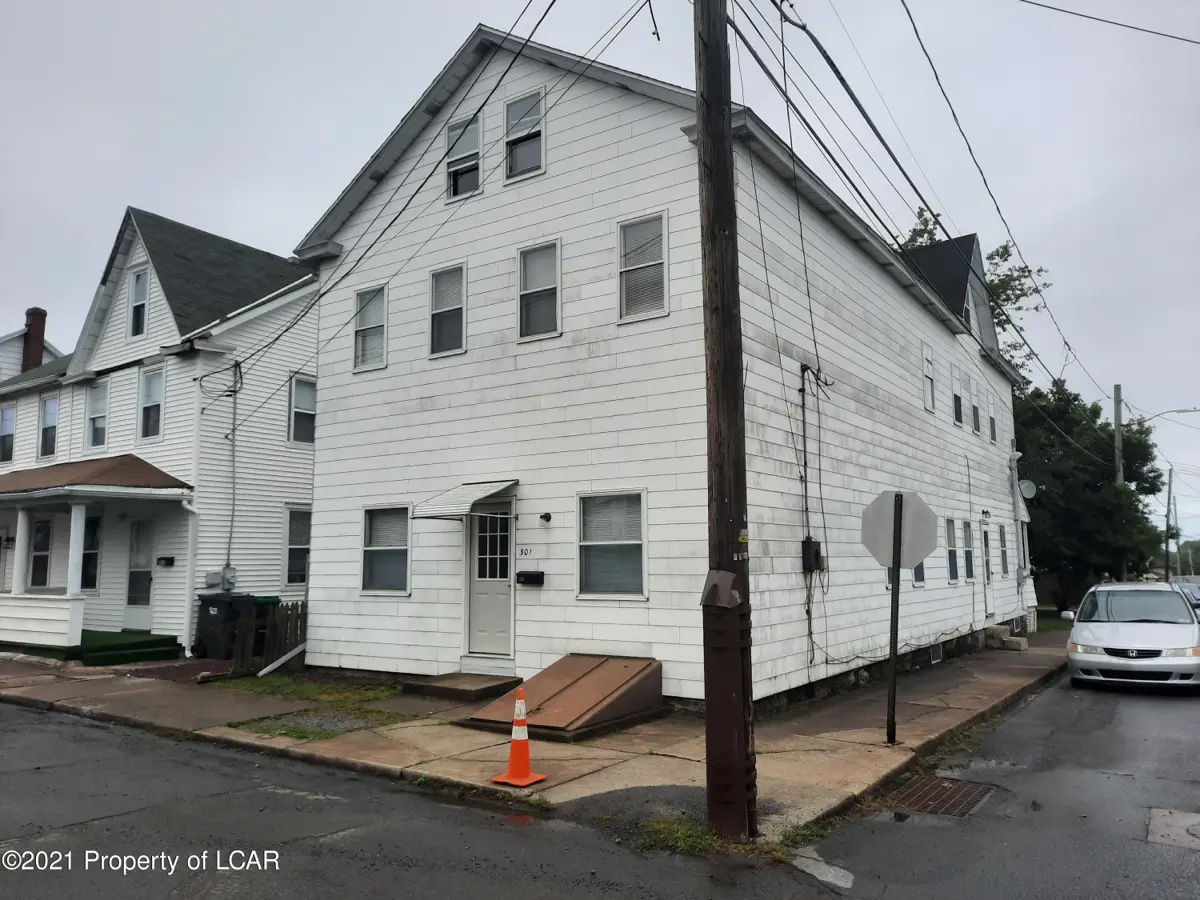 301 Washington, Freeland in Freeland