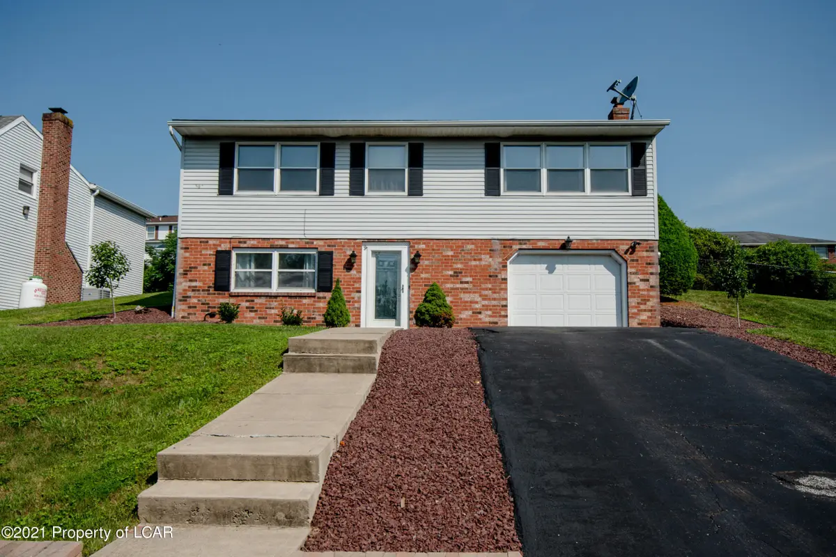 9 Abraham Avenue, Hanover Township in Hanover Township