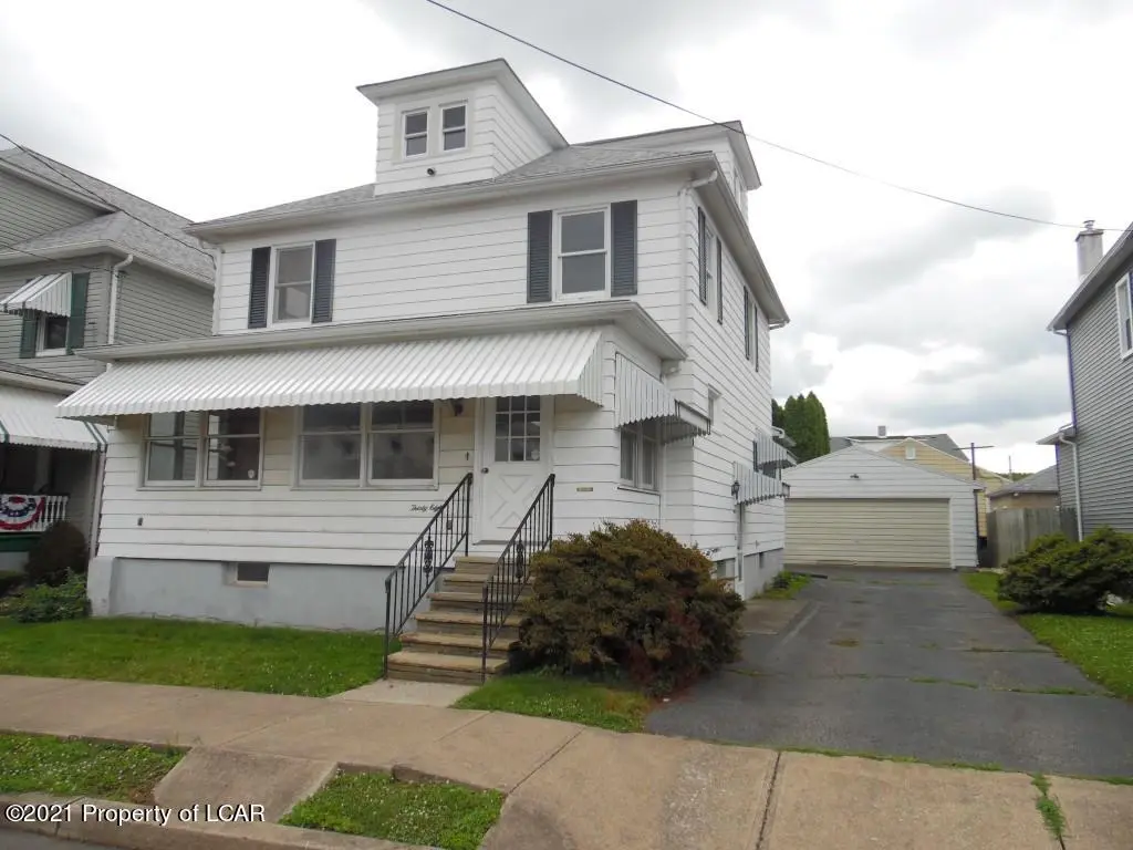38 Goeringer Avenue, Hanover Township in Hanover Township