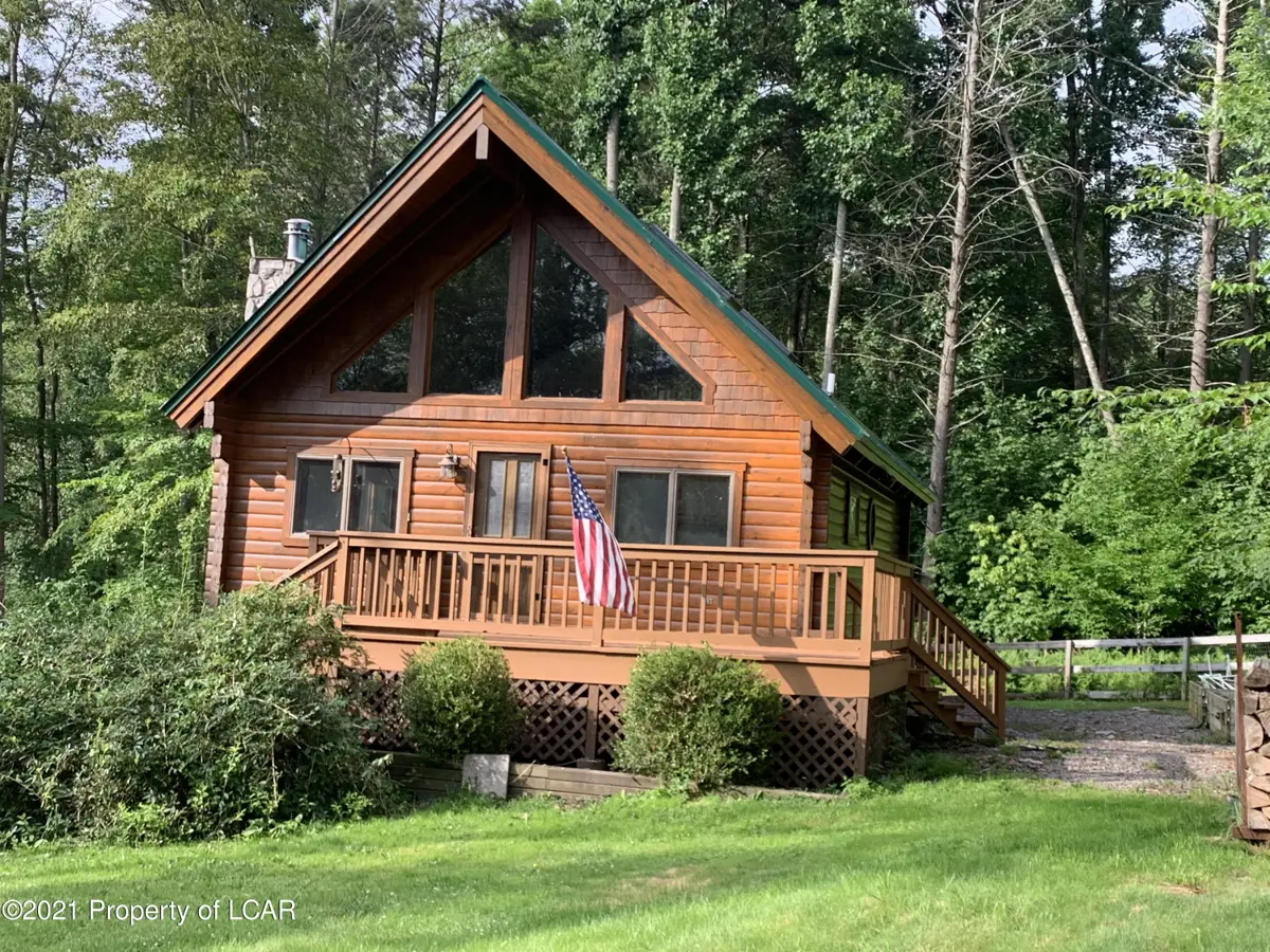 32 E Hemlock Street, Harveys Lake in Harveys Lake