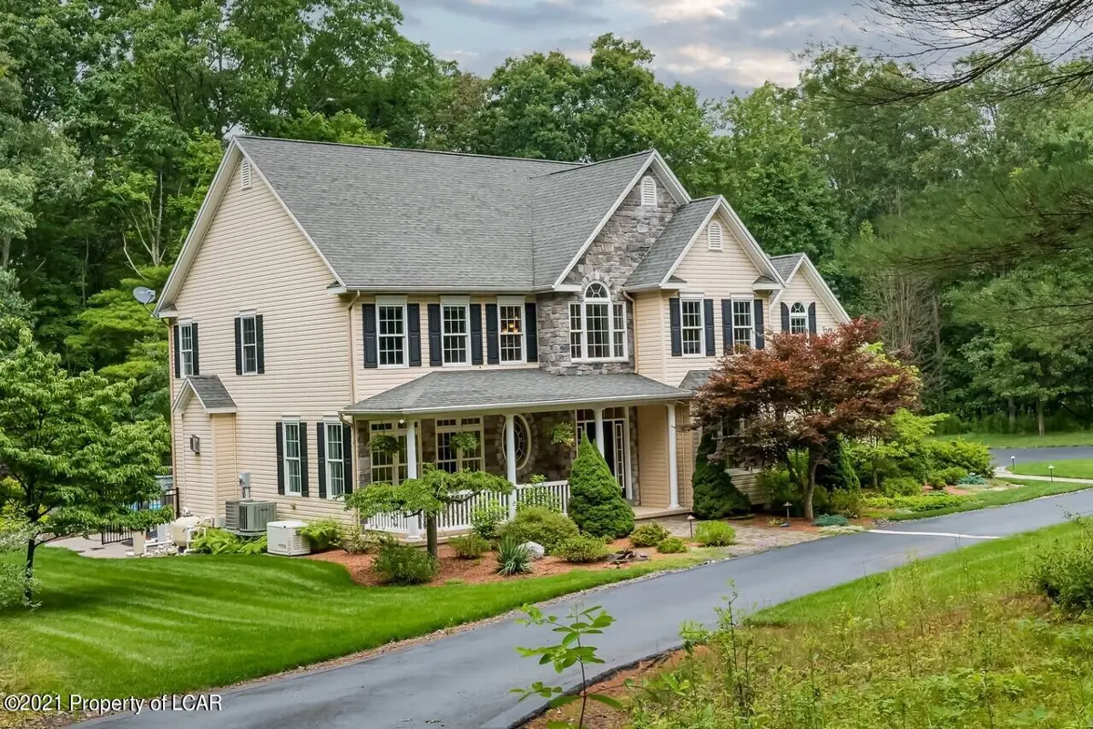 105 Sandwedge Drive, Mountain Top in Mountain Top