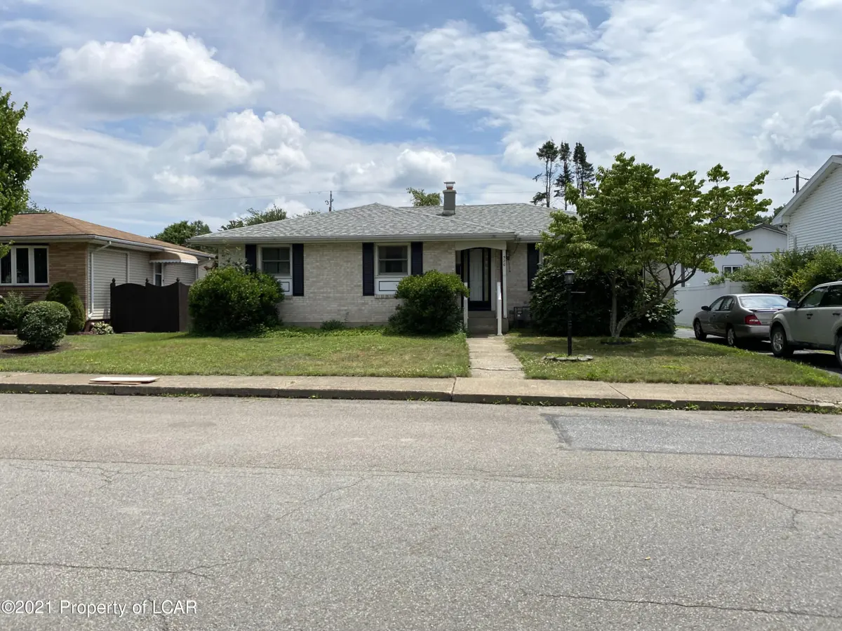 520 E Thirwell Avenue, Hazleton in Hazleton