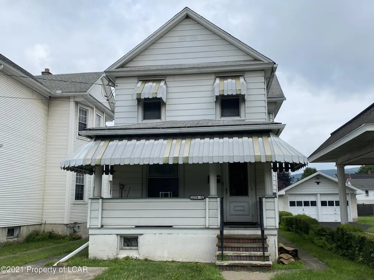 1278 1/2 Wyoming Avenue, Exeter in Exeter
