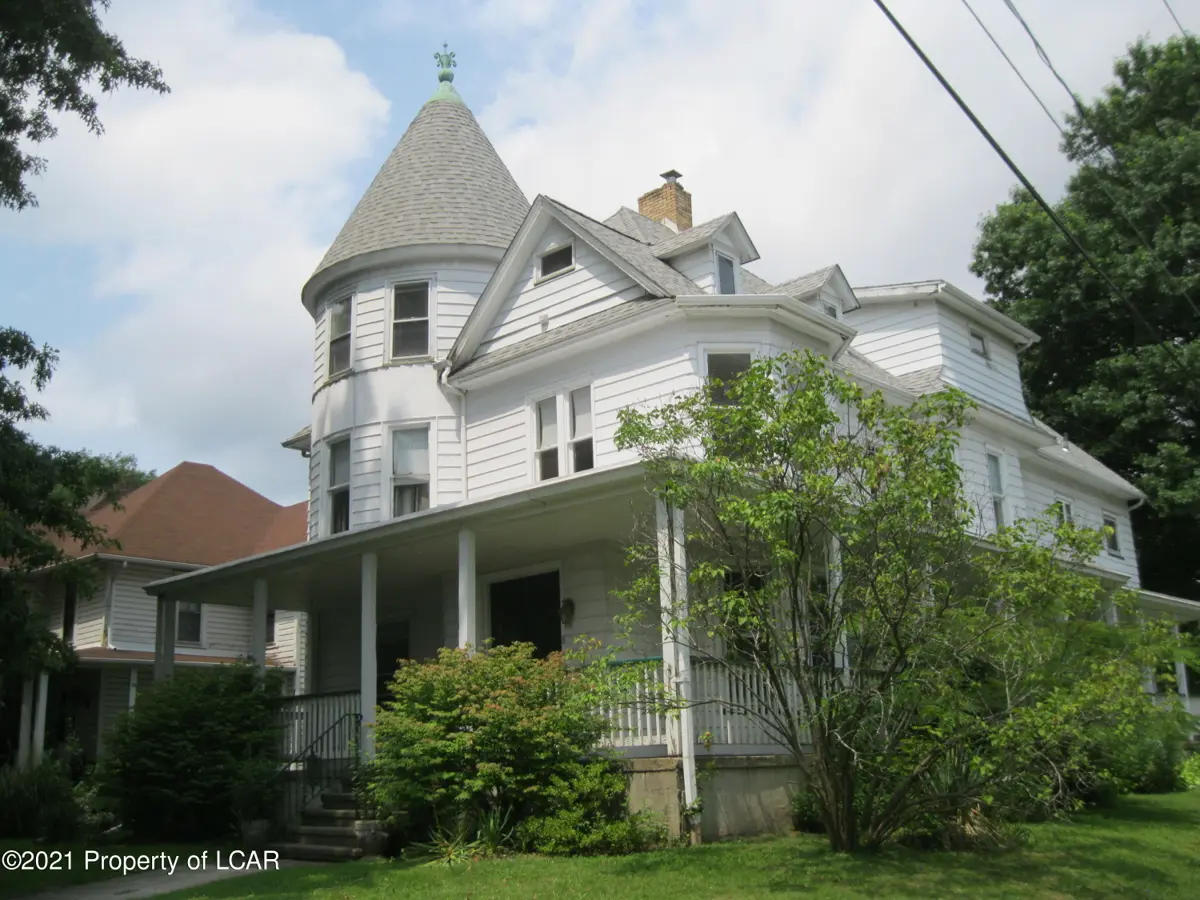 8 Montgomery Avenue, West Pittston in West Pittston