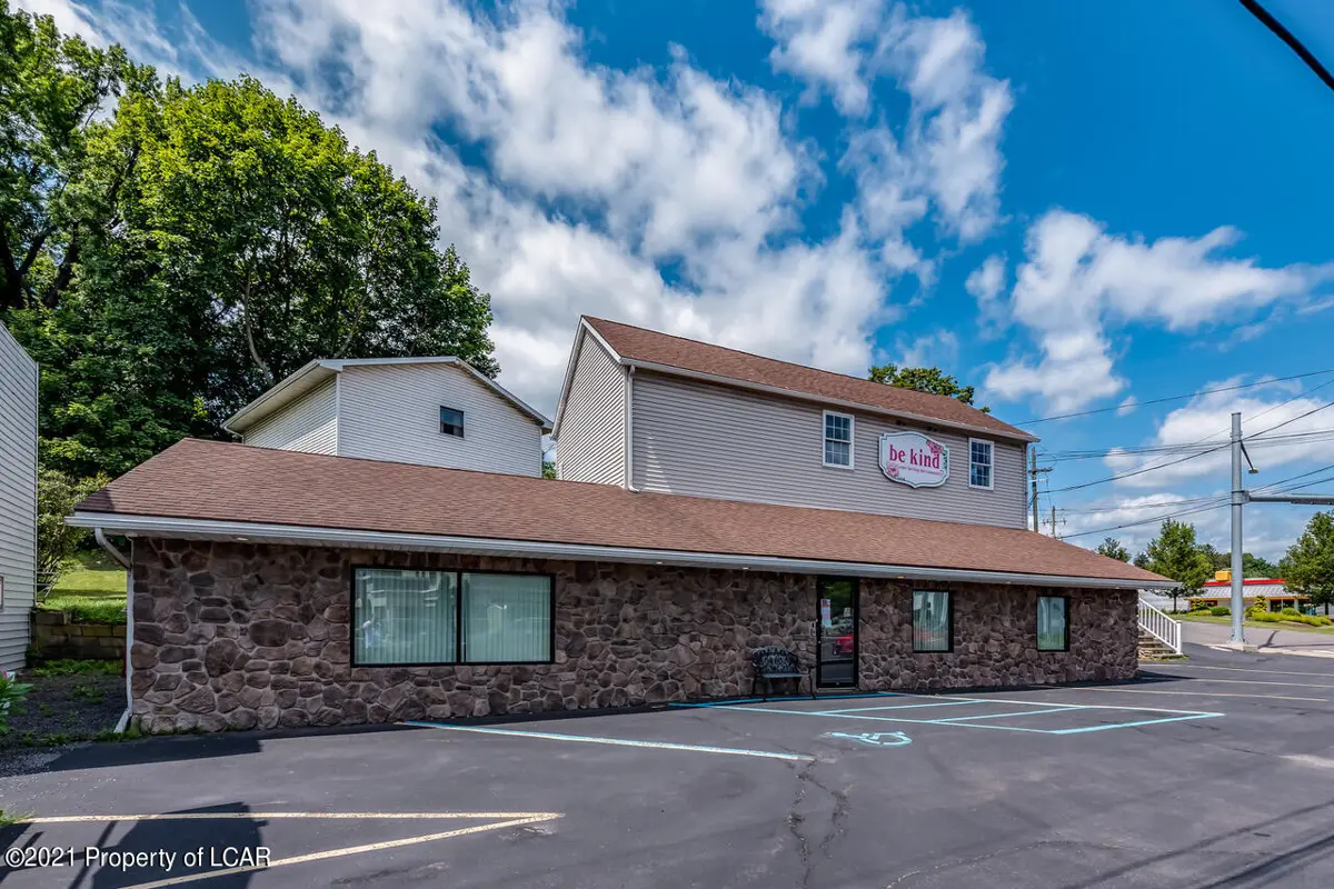 1846 N Memorial Highway, Shavertown in Shavertown