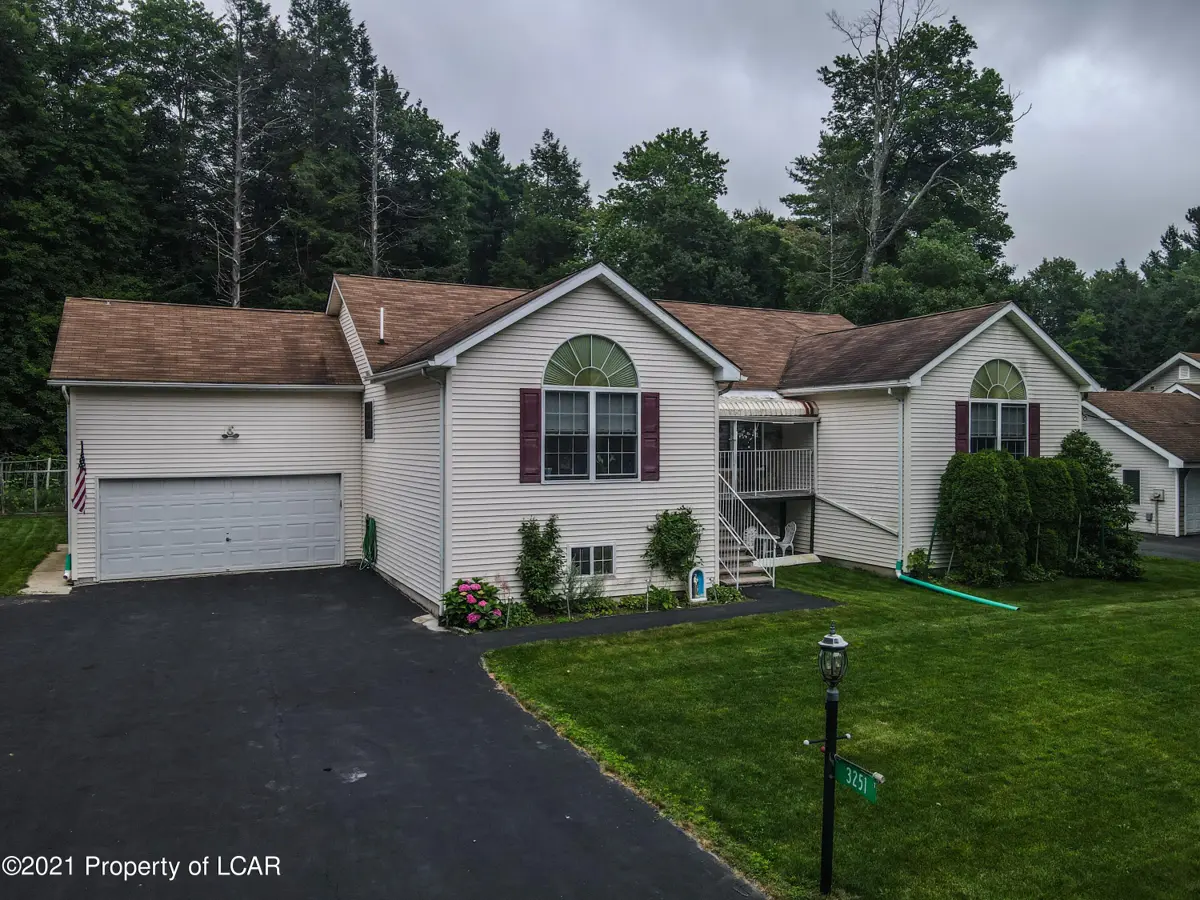 3251 Red Maple Lane, Pocono Pines in Pocono Pines