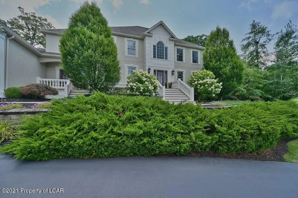 25 Kipling Drive, Moosic in Moosic