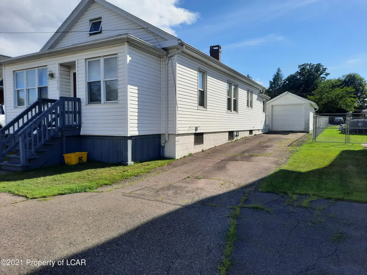 1010 E Chestnut Street, Hazleton in Hazleton