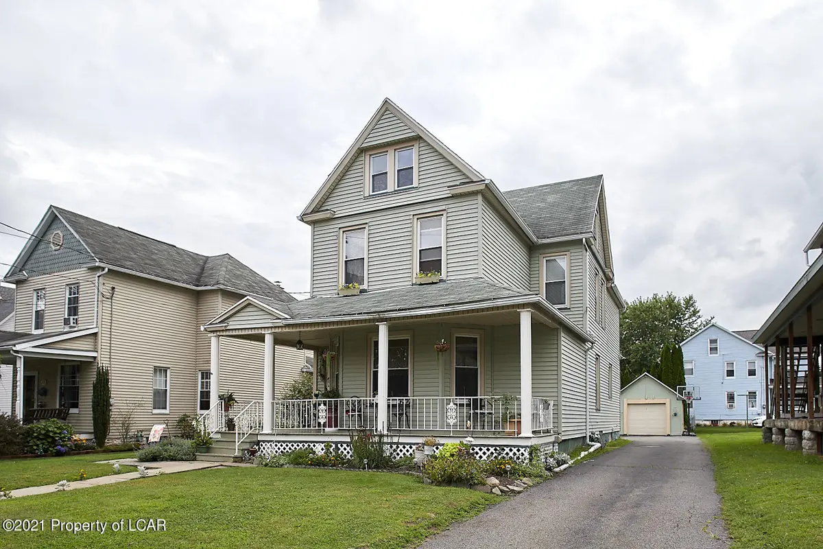 372 W 8th Street, West Wyoming in West Wyoming