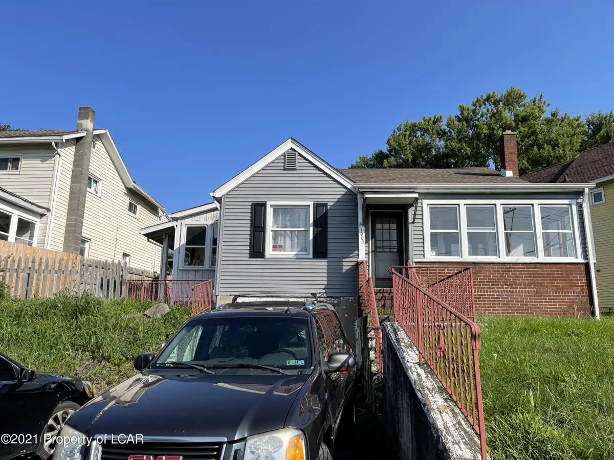 1005 S Main Street, Hanover Township in Hanover Township