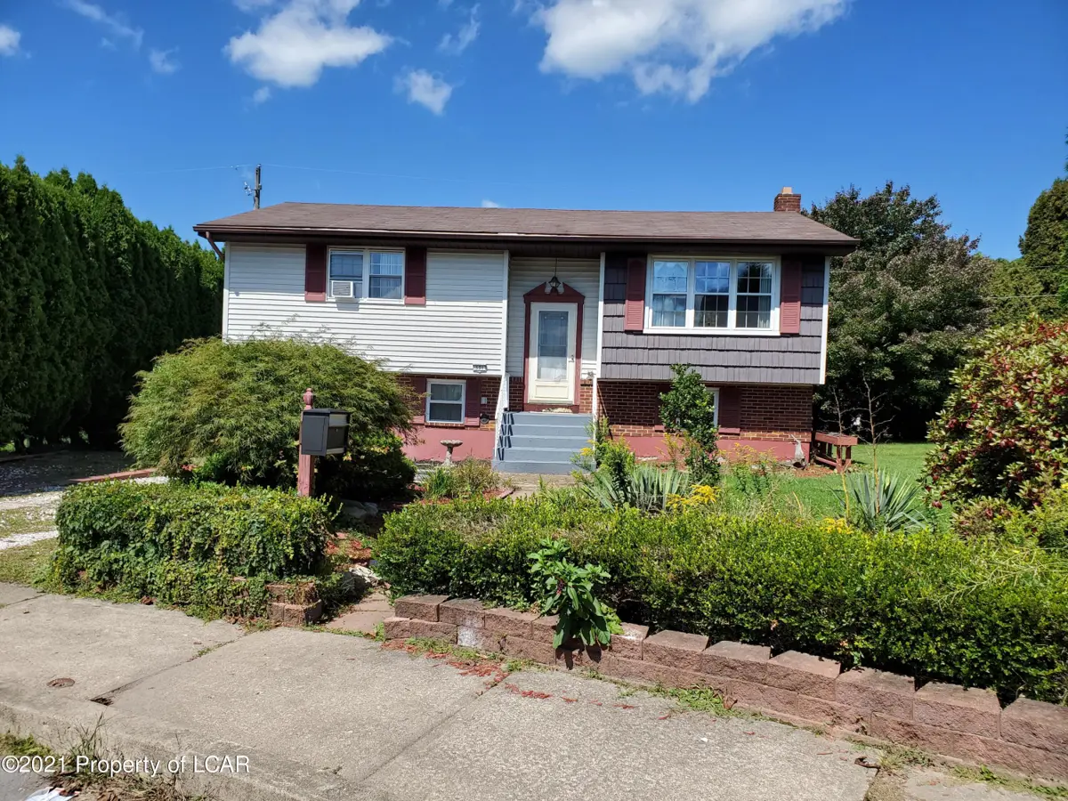 331 Candlewood Circle, Hazleton in Hazleton
