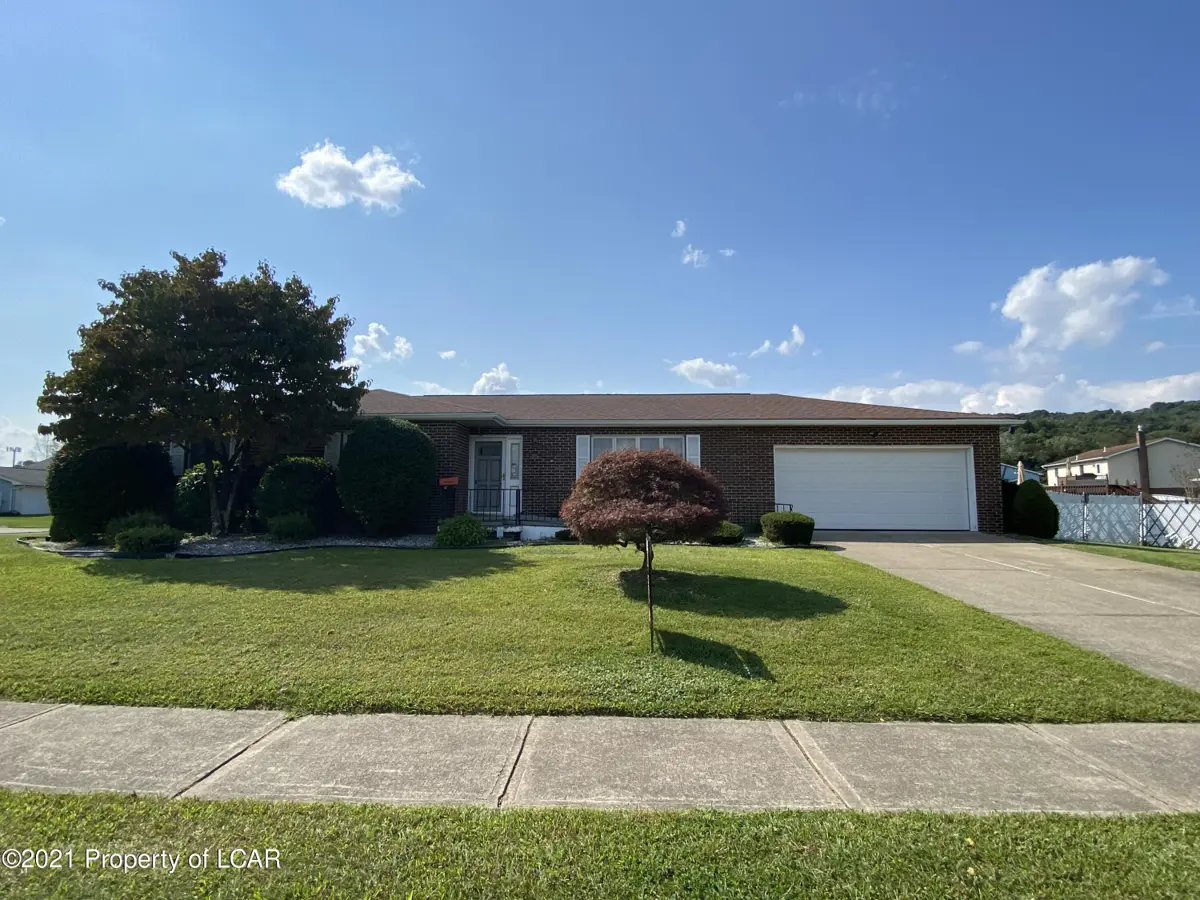 75 W Sparrow Drive, Larksville in Larksville