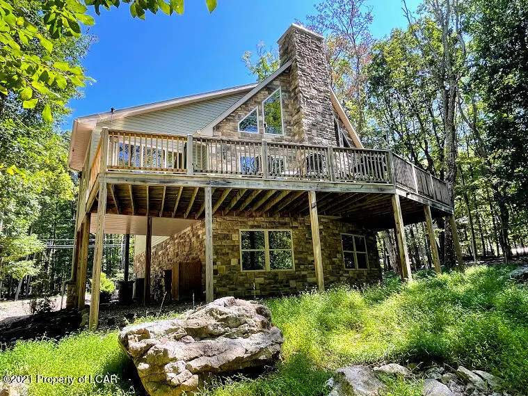 223 W Tuscarora Drive, Hazleton in Hazleton