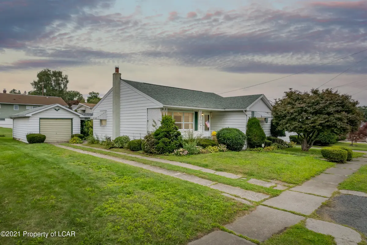 910 Sampson Street, Taylor in Taylor