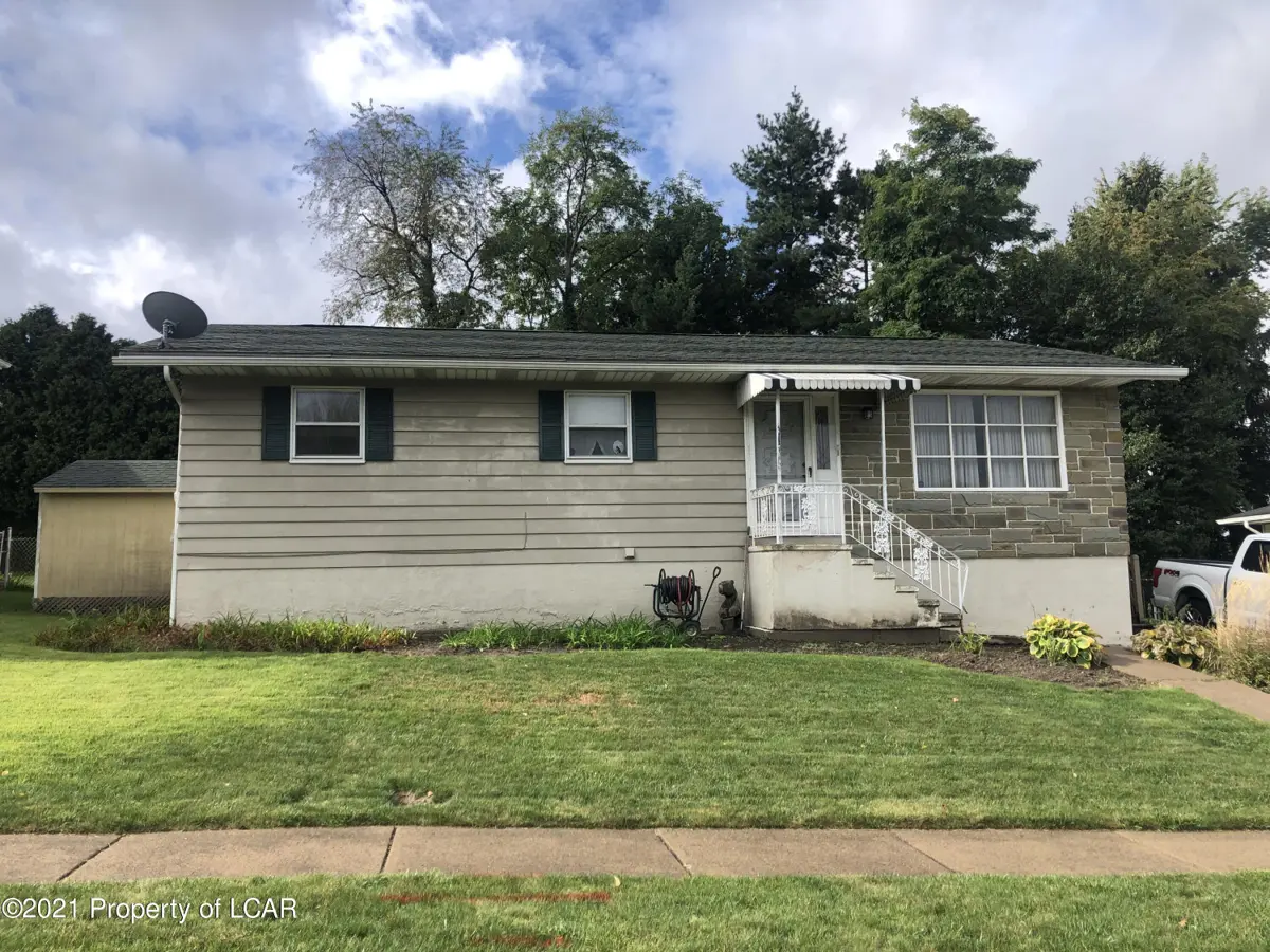 86 Wilcox Drive, Wilkes-Barre in Wilkes-Barre