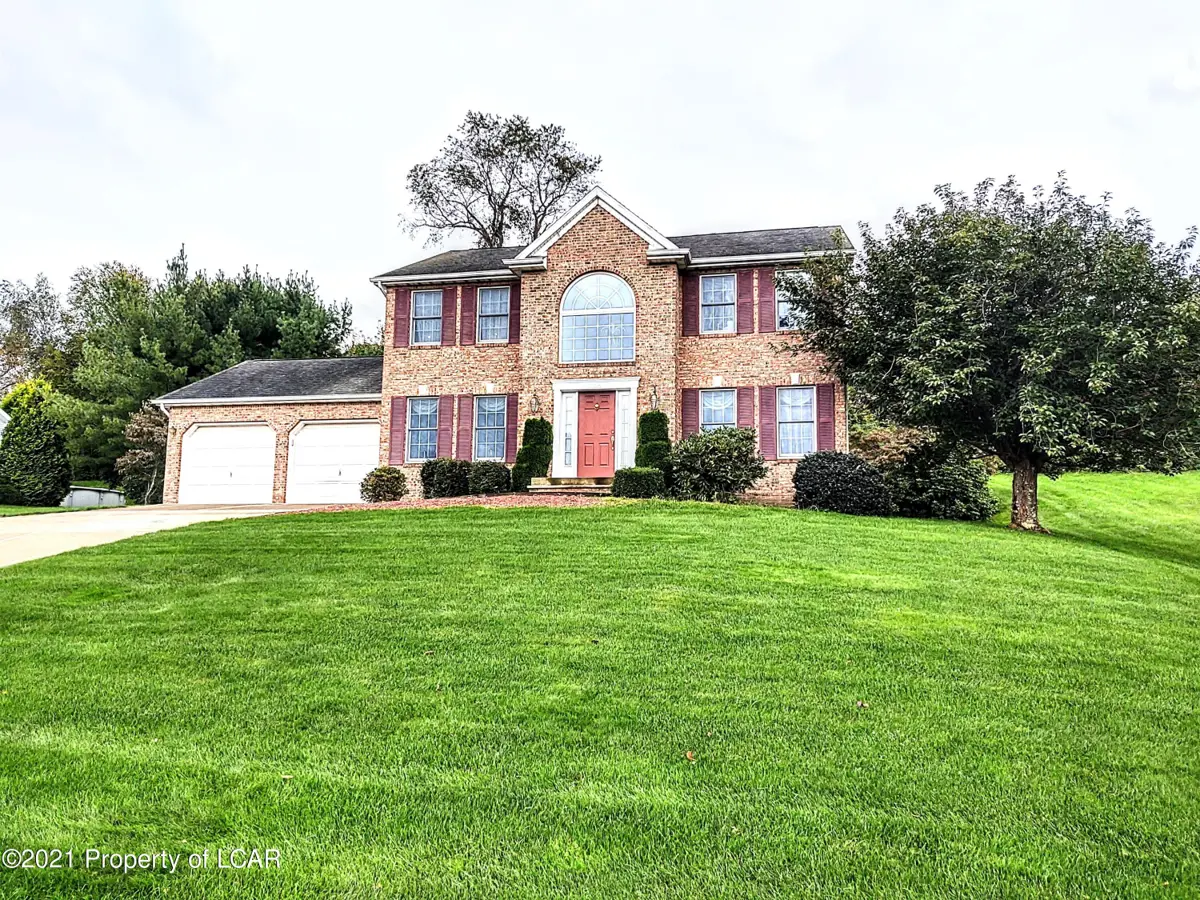 1355 Oak Drive, Shavertown in Shavertown