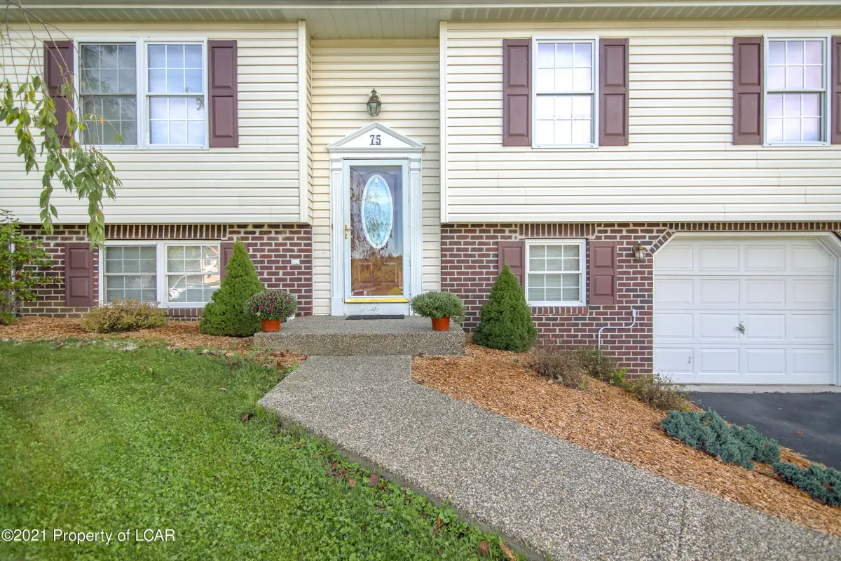 75 Mountain Road, Mountain Top in Mountain Top