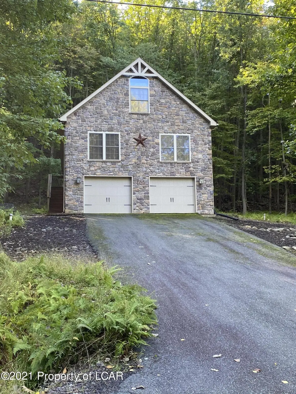 556 W Tuscarora Drive, Hazleton in Hazleton