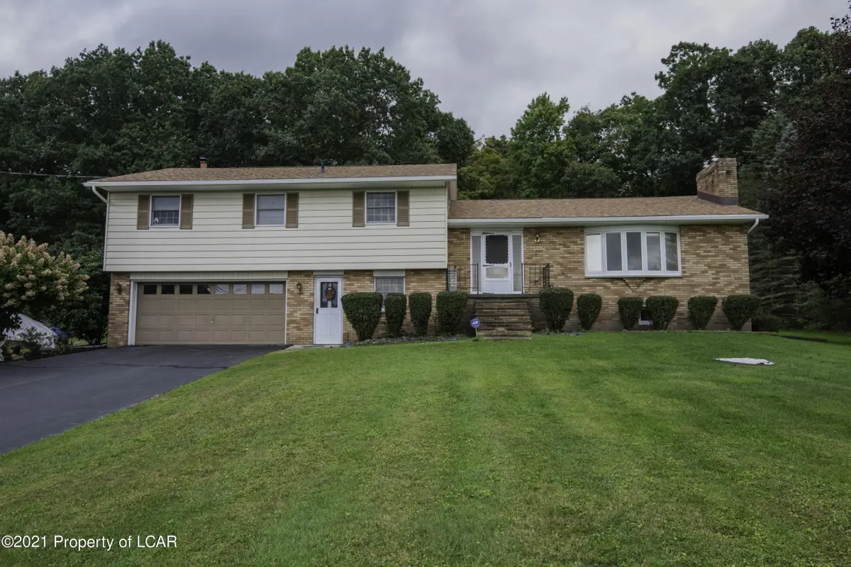 288 Apache Drive, Shickshinny in Shickshinny
