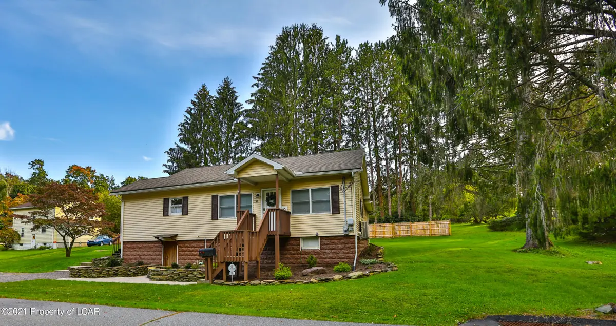 99 Lincoln Drive, Shavertown in Shavertown